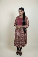 MAROON MOSAIC PRINTED KURTI - Image 3