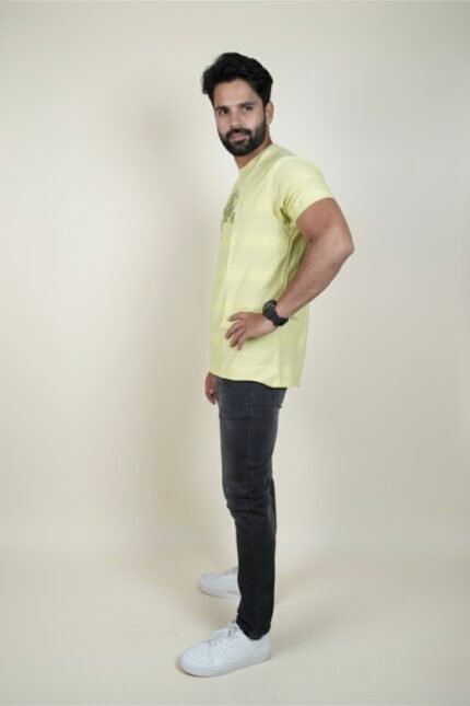 SOFT YELLOW MINIMAL PRINT T-SHIRT